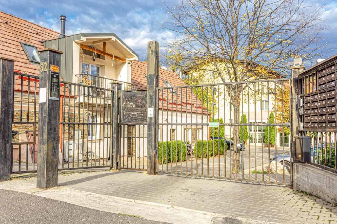 Opera Apart Apartment Brasov Bagian luar foto